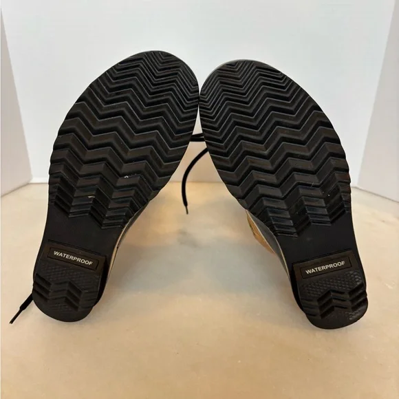 Sorel Ladies Tofino II Faux Fur Lined Waterproof Tan Boot - size 9 - Picture 5 of 8